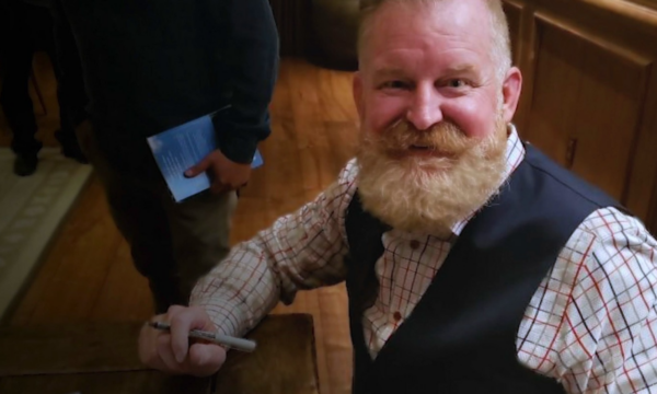 HE LEFT THE GAY LIFESTYLE, ENCOUNTERED JESUS — AND NOW HE IS A PASTOR PREACHING CHRIST