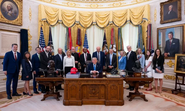 WHITE HOUSE FAITH WINS SPARKS CATHOLIC ATTENTION 
