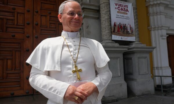 Peruvians Pray for Pope Leo as Cancer Diagnosis Puts November Visit in Doubt 